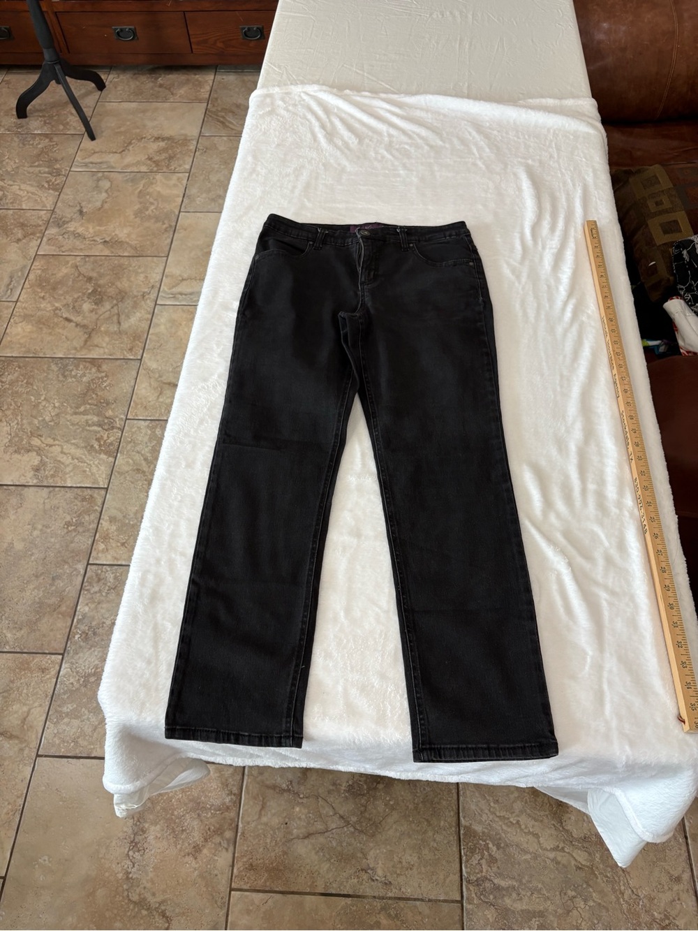 Gloria Vanderbilt Black Straight-Leg Jeans